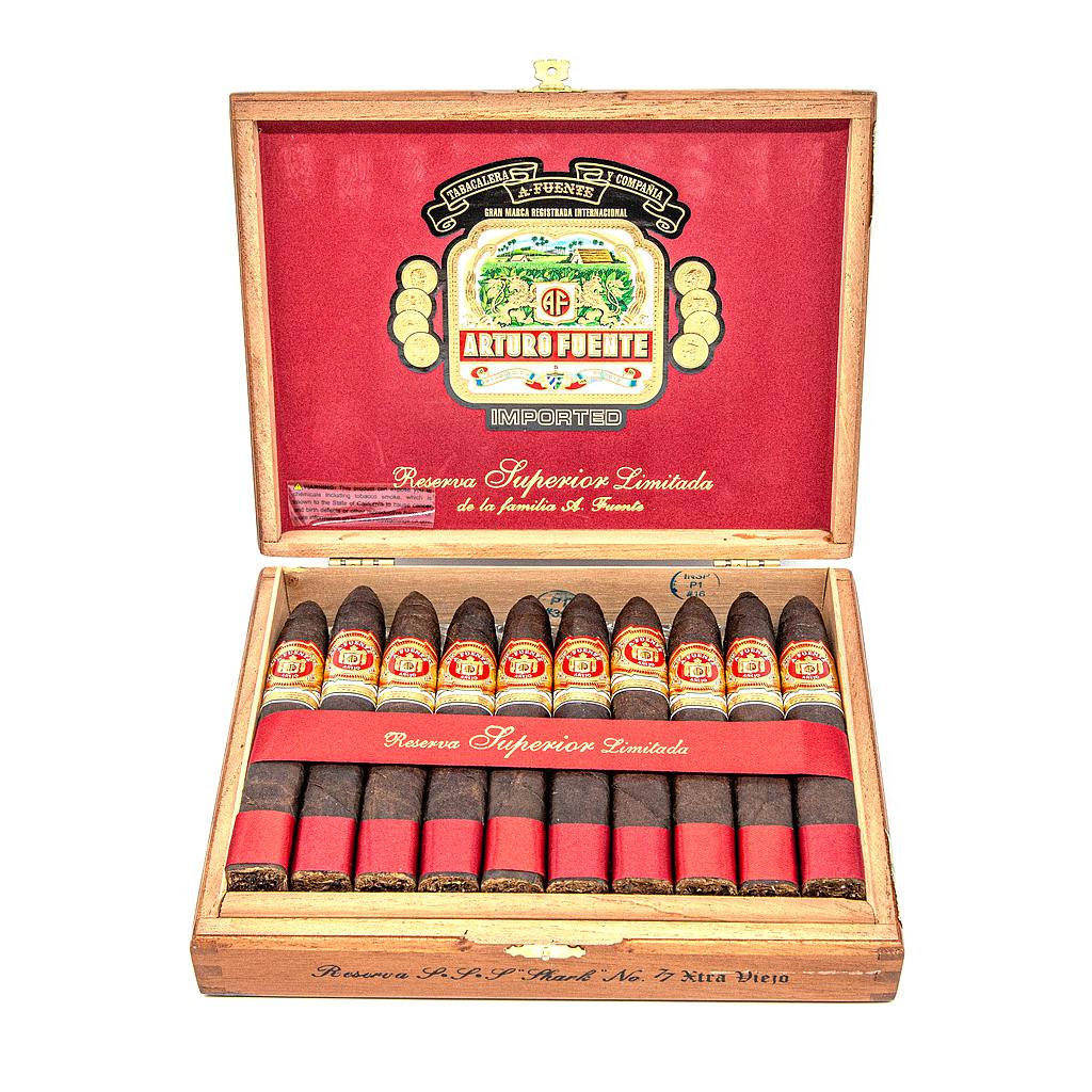 Arturo Fuente Anejo 77 Shark