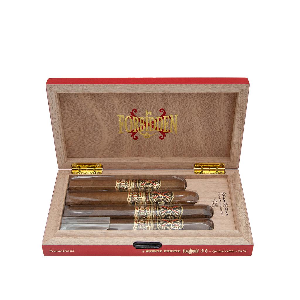 Story Red Travel Humidor